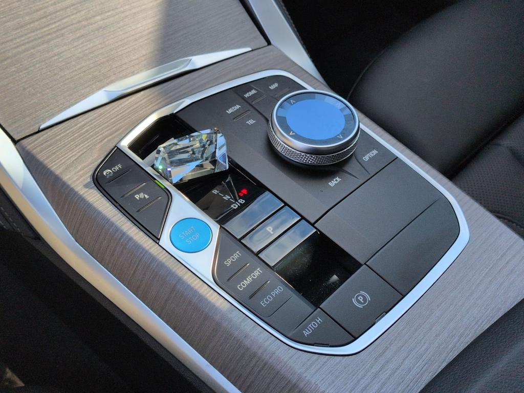 Thumbnail: 2025 BMW i4 - 16