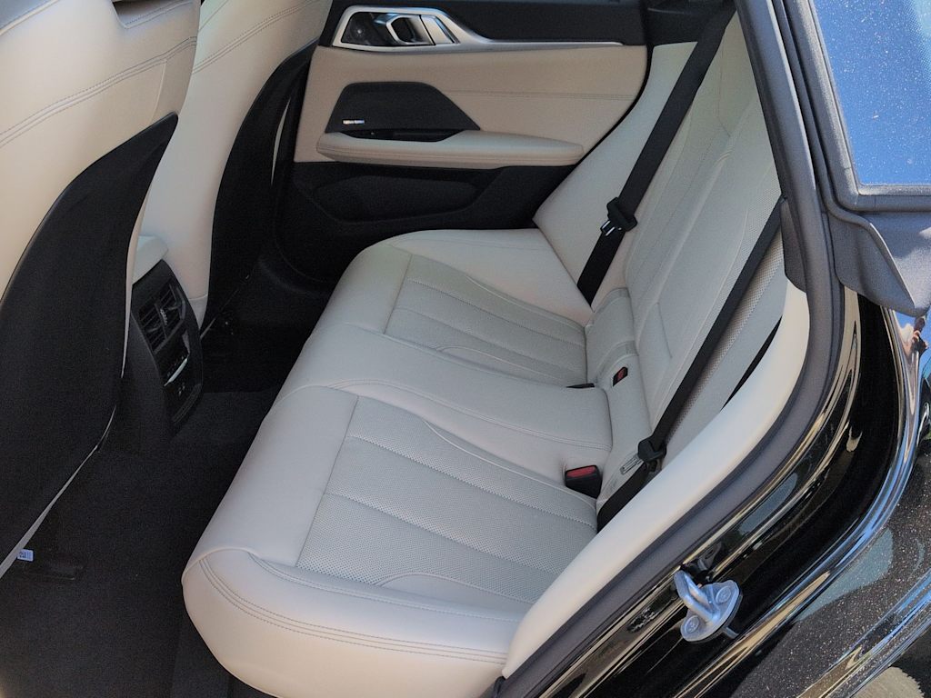 Thumbnail: 2026 BMW i4 - 28