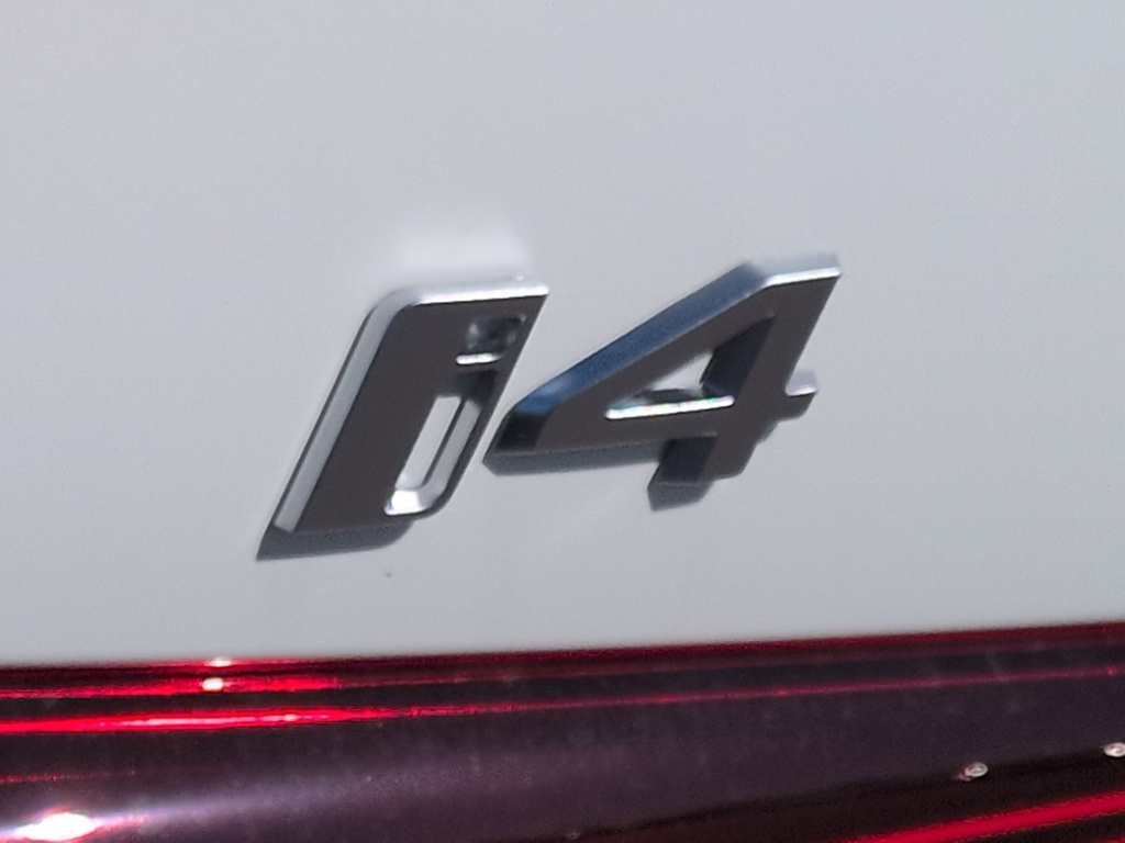Thumbnail: 2026 BMW i4 - 24