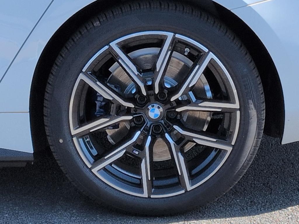 Thumbnail: 2026 BMW i4 - 8
