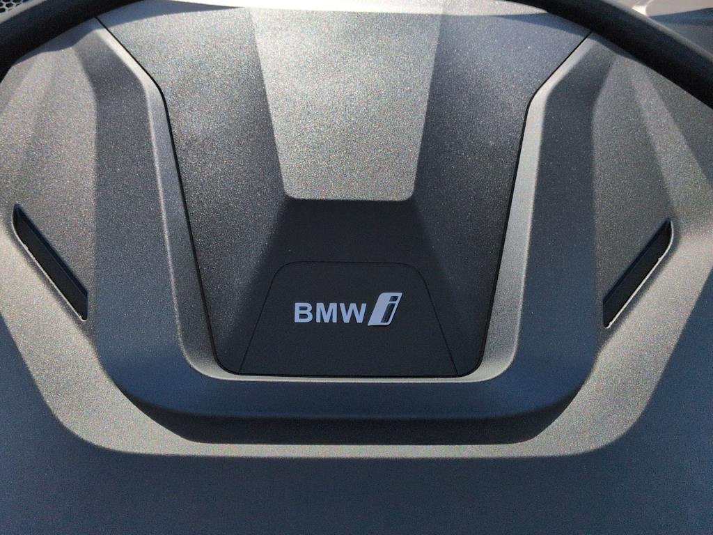 Thumbnail: 2026 BMW i4 - 25