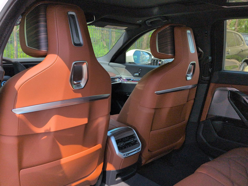Thumbnail: 2026 BMW i7 - 13