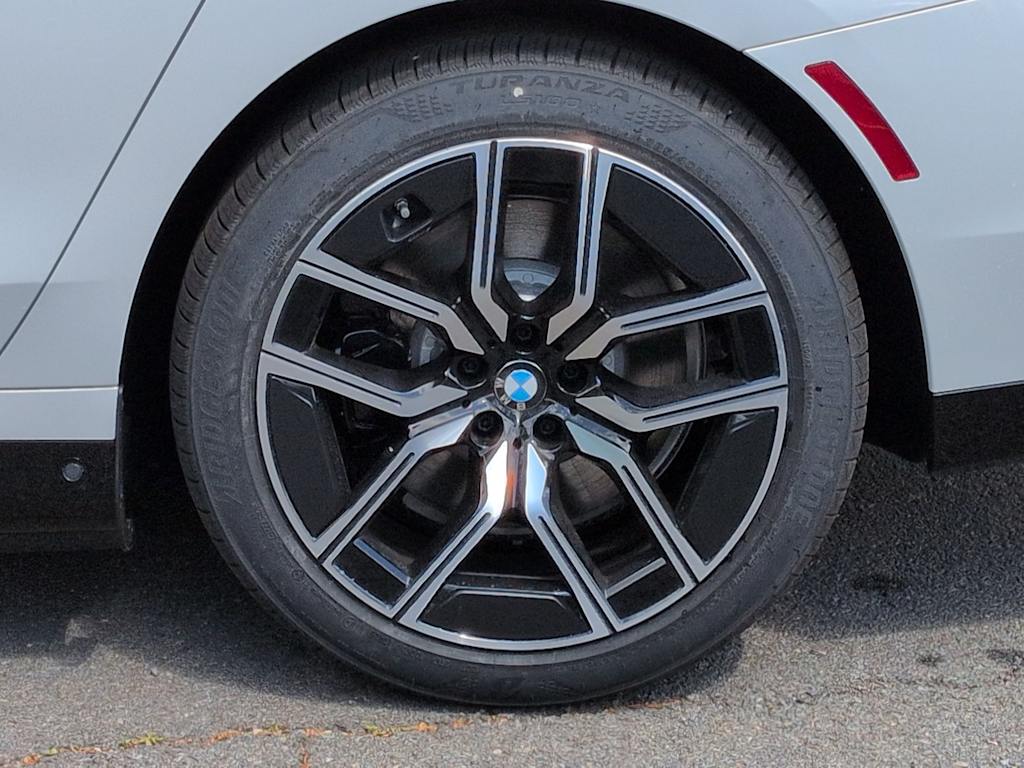 Thumbnail: 2026 BMW i7 - 8