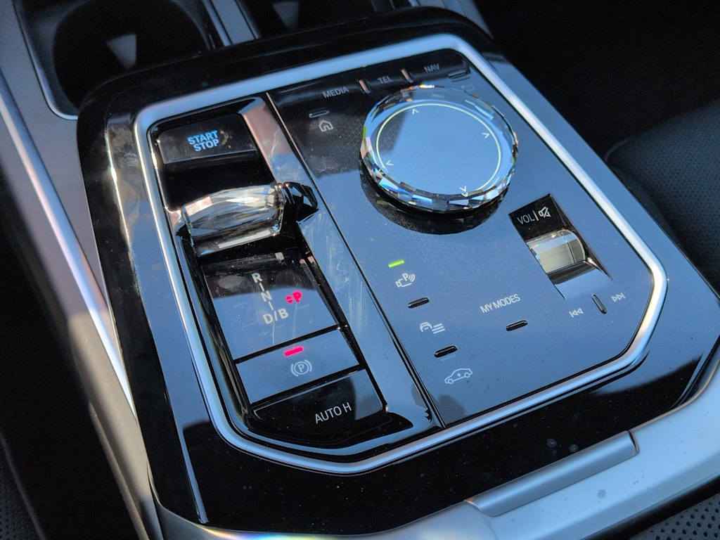 Thumbnail: 2026 BMW i7 - 16