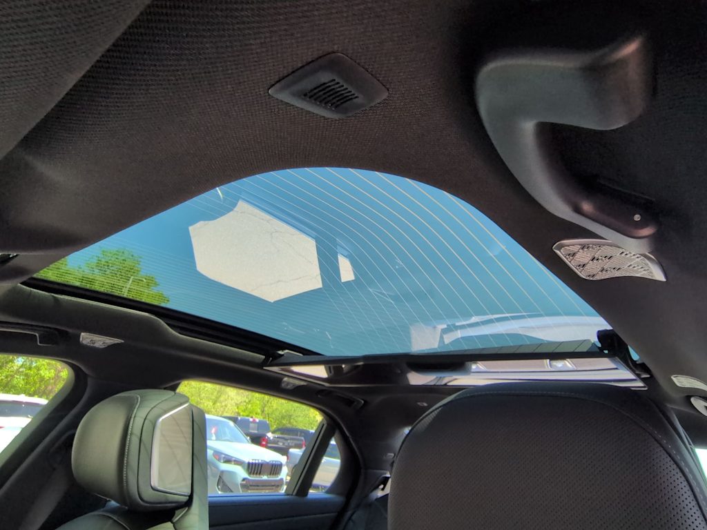 Thumbnail: 2026 BMW i7 - 27