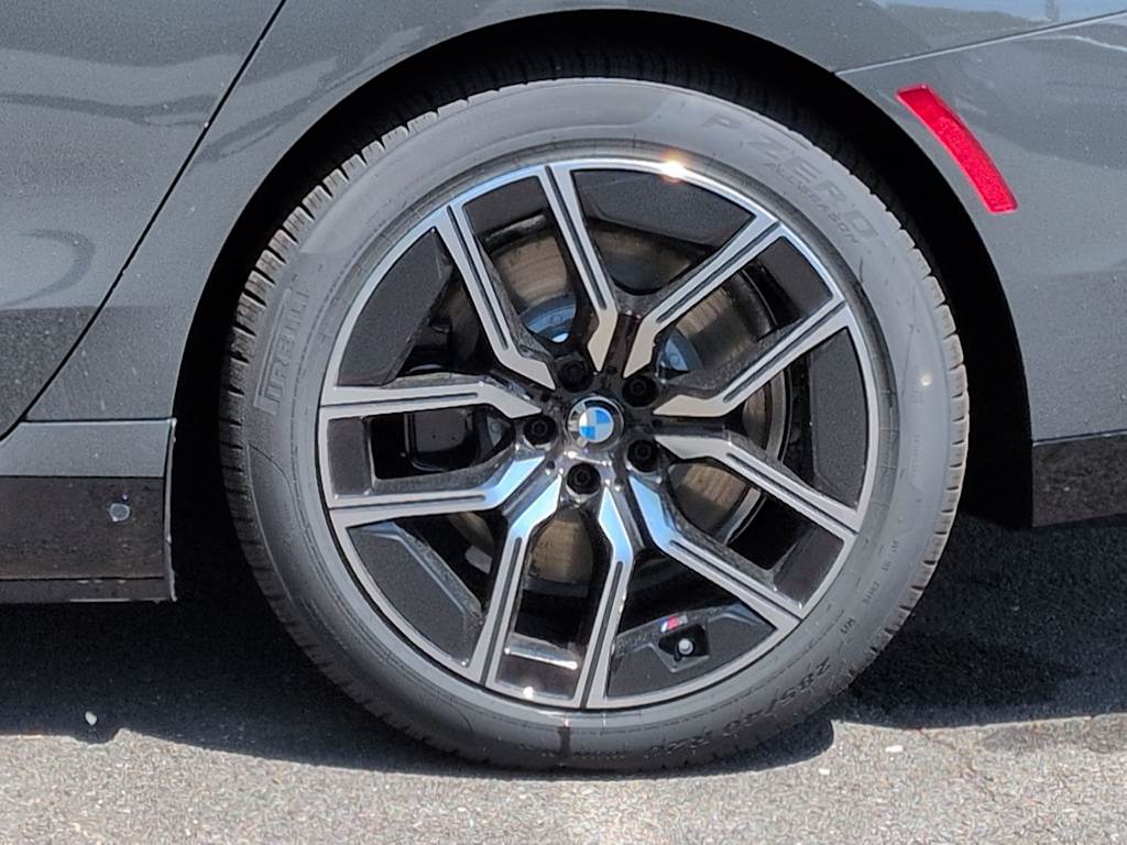 Thumbnail: 2026 BMW i7 - 8