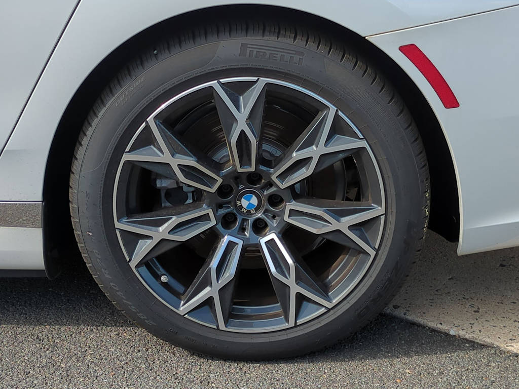 Thumbnail: 2024 BMW i7 - 8