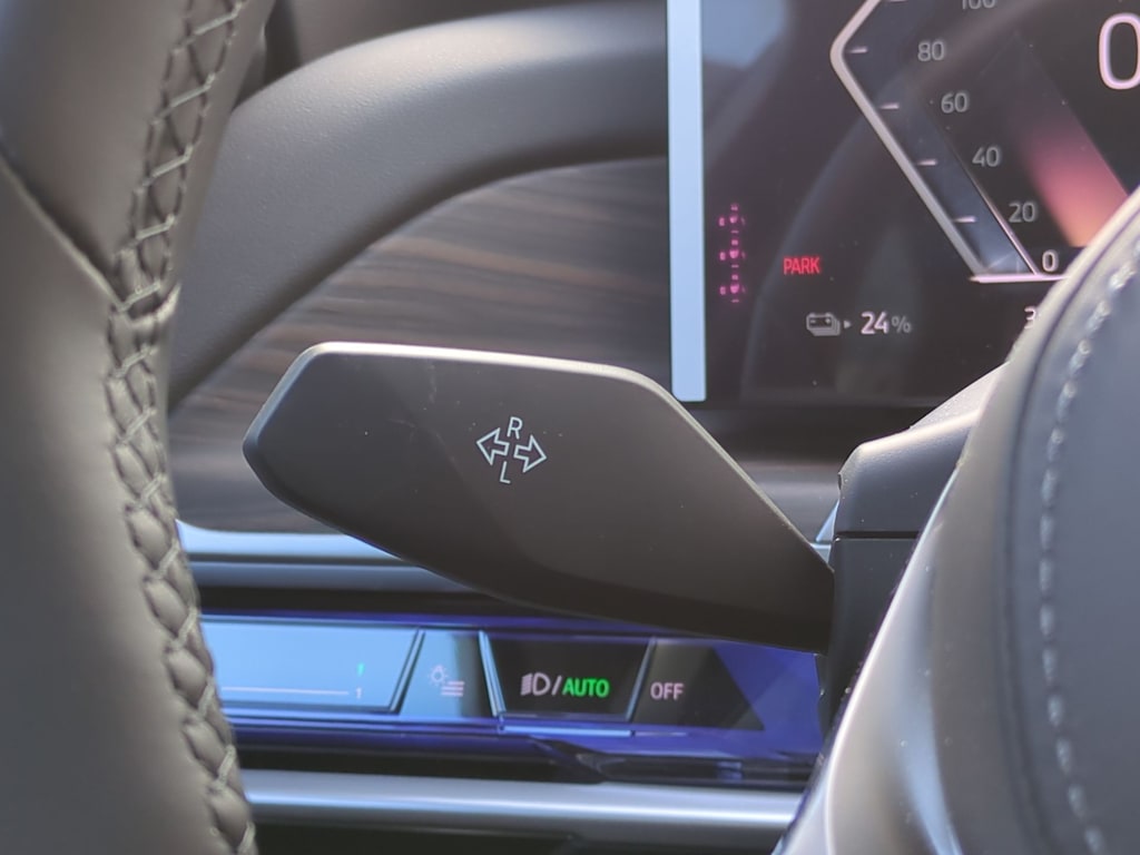 Thumbnail: 2024 BMW i7 - 32