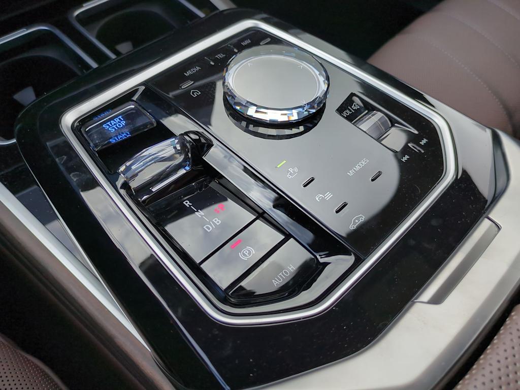 Thumbnail: 2024 BMW i7 - 35