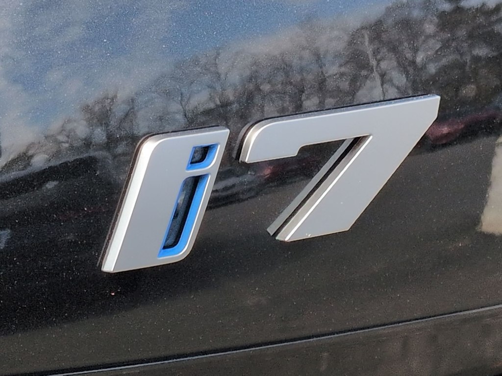 Thumbnail: 2026 BMW i7 - 25