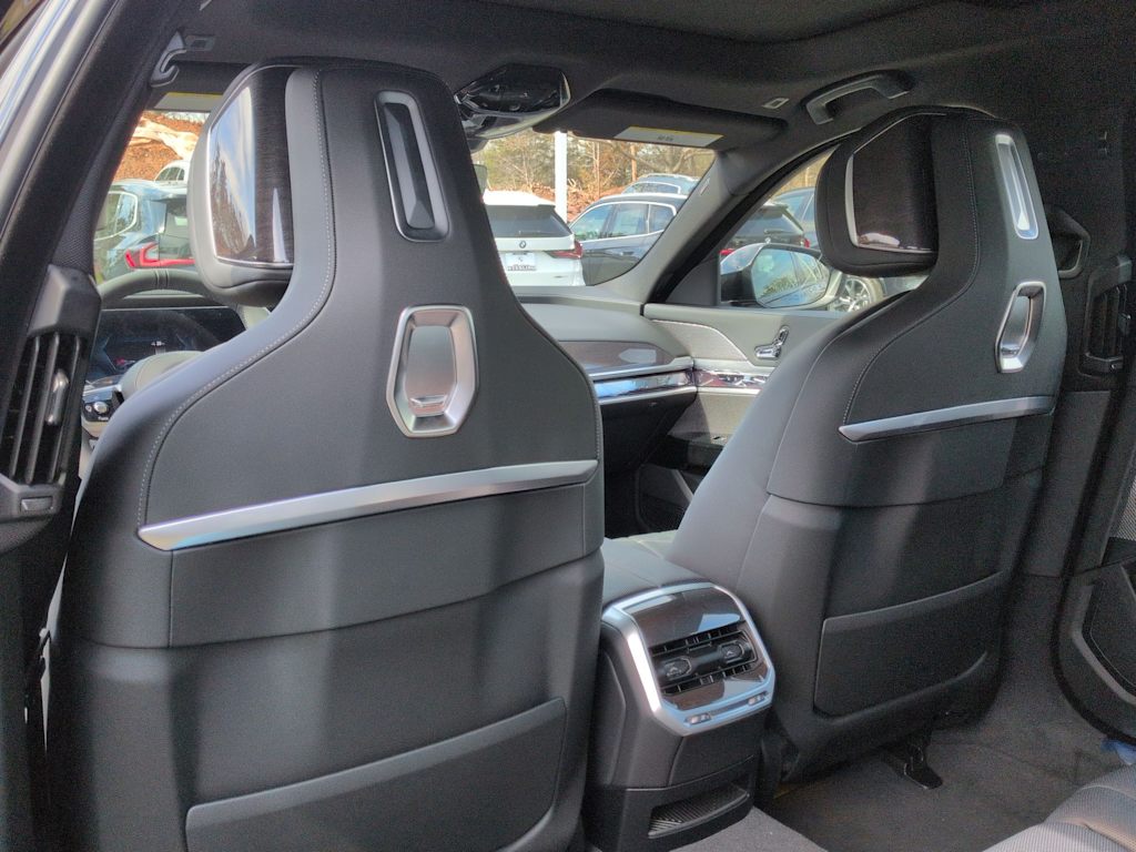 Thumbnail: 2026 BMW i7 - 12