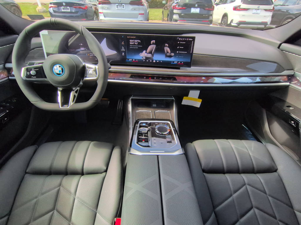 Thumbnail: 2026 BMW i7 - 9