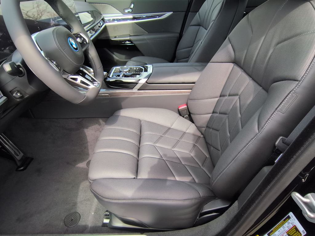 Thumbnail: 2026 BMW i7 - 10