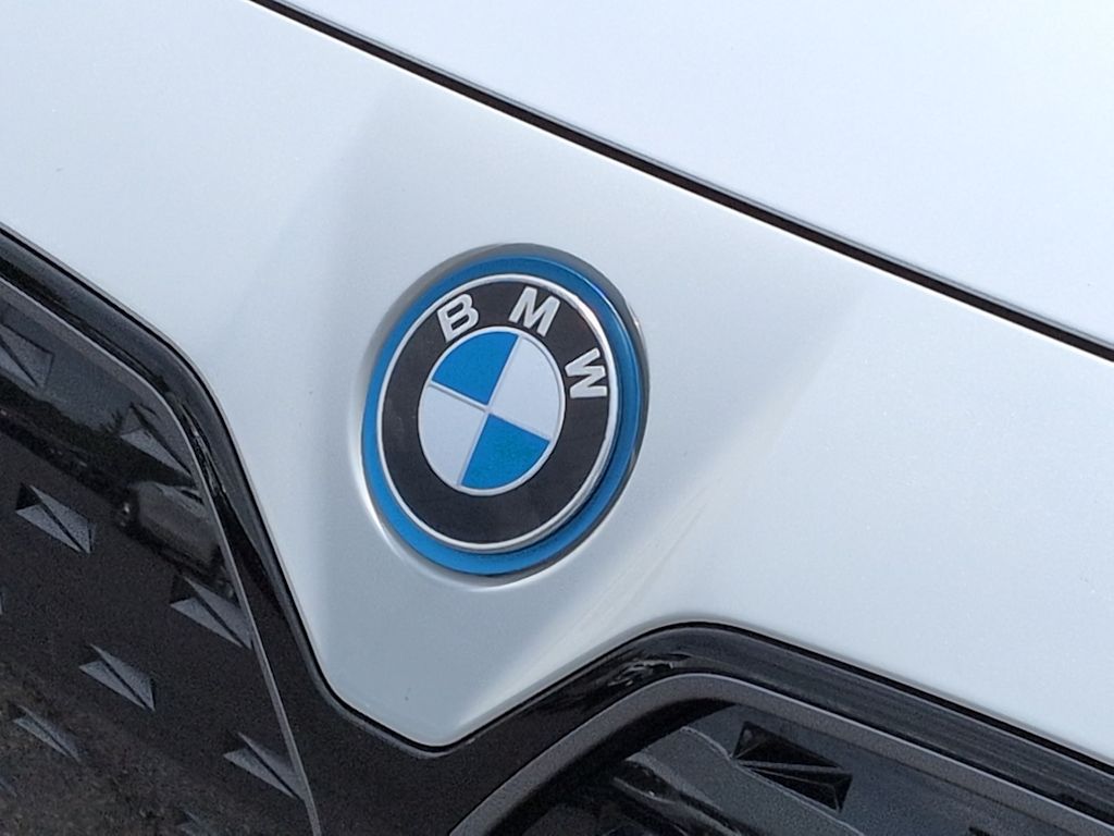 Thumbnail: 2023 BMW i4 - 6