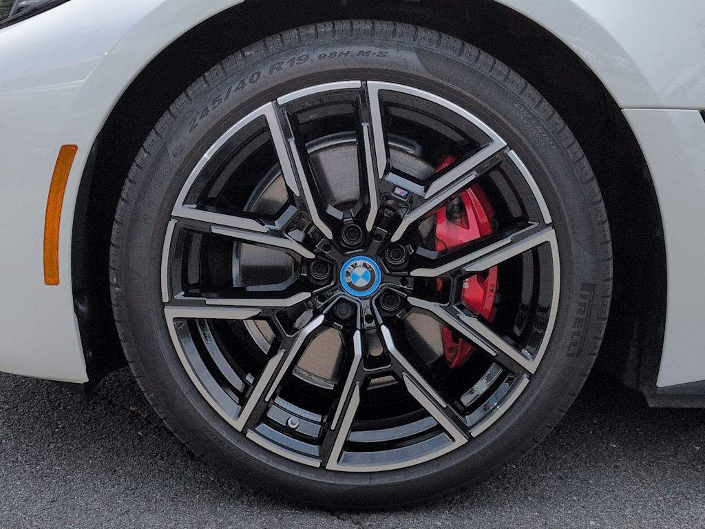 Thumbnail: 2023 BMW i4 - 7