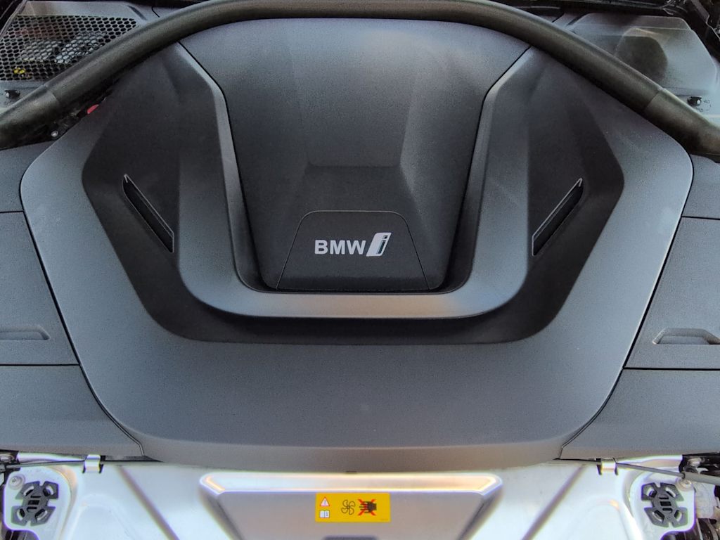 Thumbnail: 2023 BMW i4 - 25