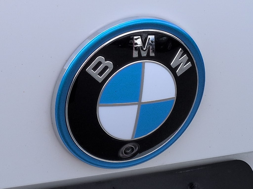Thumbnail: 2023 BMW i4 - 7