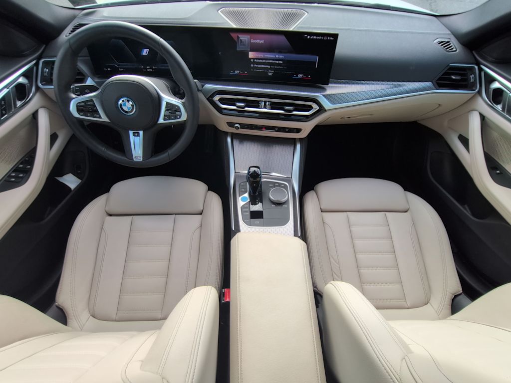 Thumbnail: 2022 BMW i4 - 10