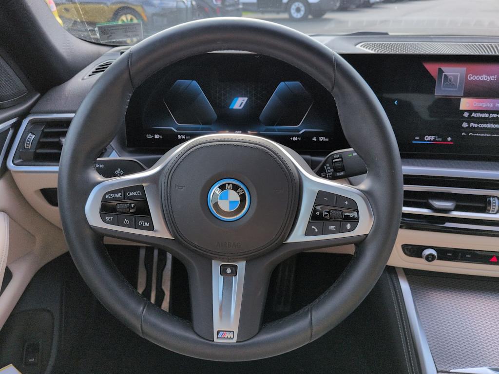 Thumbnail: 2022 BMW i4 - 14