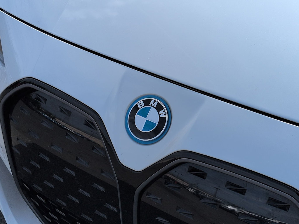 Thumbnail: 2022 BMW i4 - 7