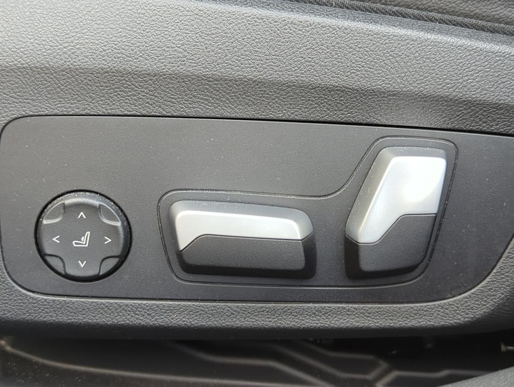 2024 BMW i4 eDrive40 17