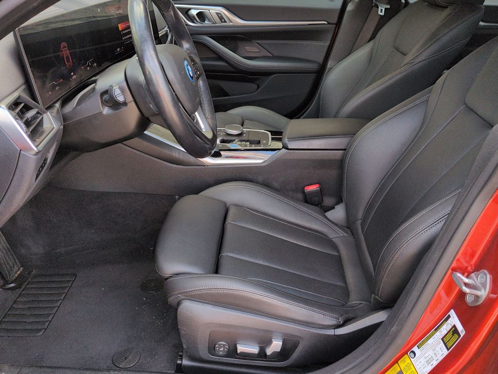 Thumbnail: 2023 BMW i4 - 10