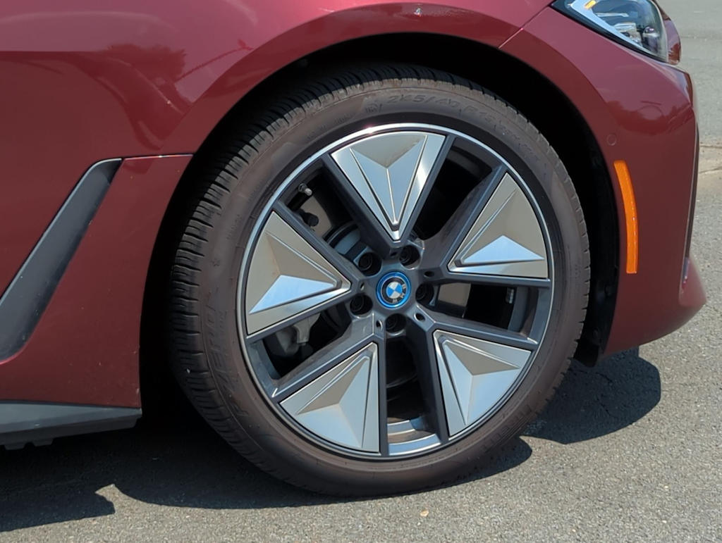 Thumbnail: 2024 BMW i4 - 8