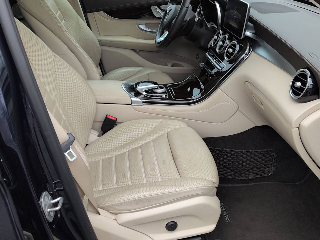 Thumbnail: 2018 Mercedes-Benz GLC - 31