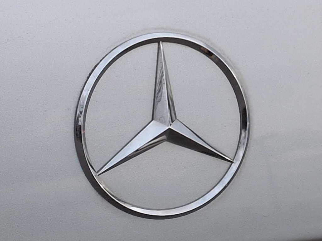 Thumbnail: 2010 Mercedes-Benz S-Class - 24
