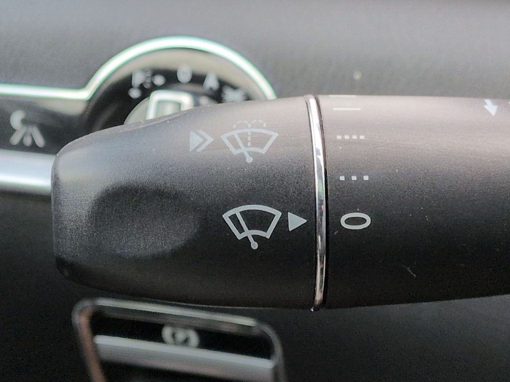 Thumbnail: 2010 Mercedes-Benz S-Class - 33