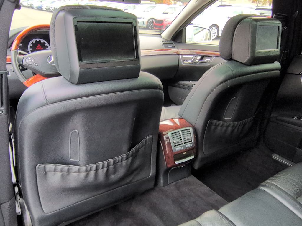 Thumbnail: 2010 Mercedes-Benz S-Class - 26