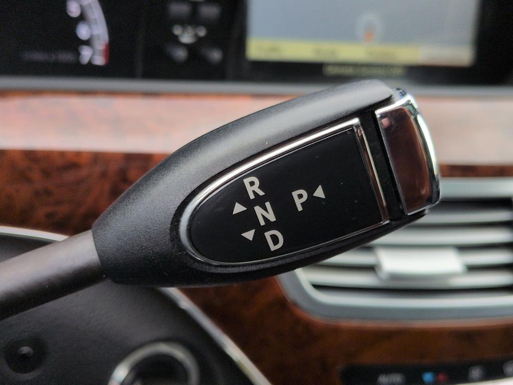 Thumbnail: 2010 Mercedes-Benz S-Class - 39