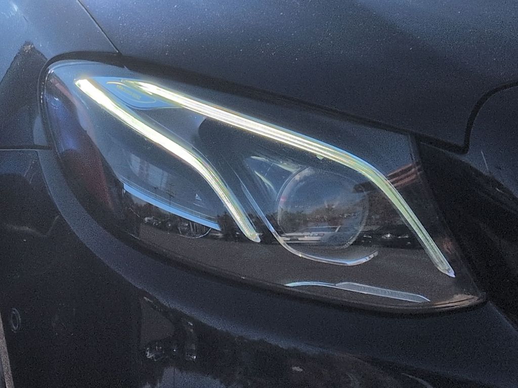 Thumbnail: 2017 Mercedes-Benz E-Class - 24