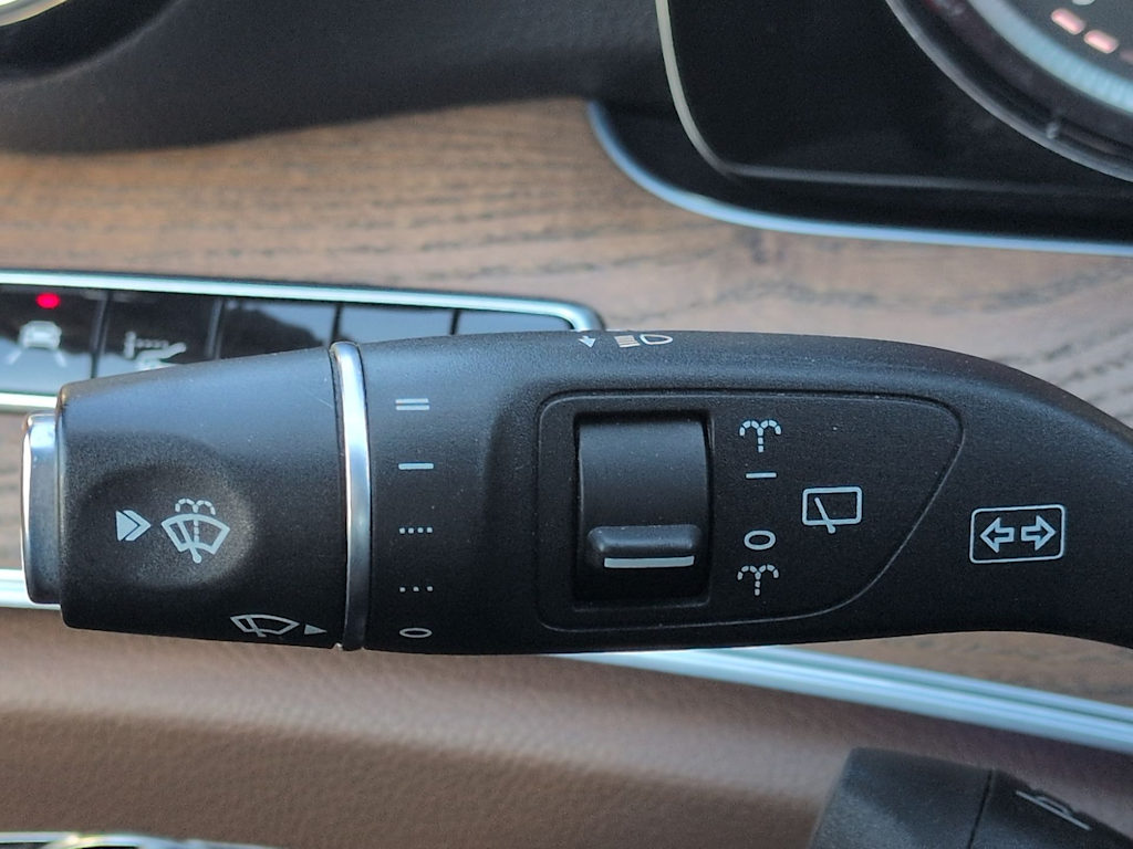 Thumbnail: 2017 Mercedes-Benz E-Class - 35