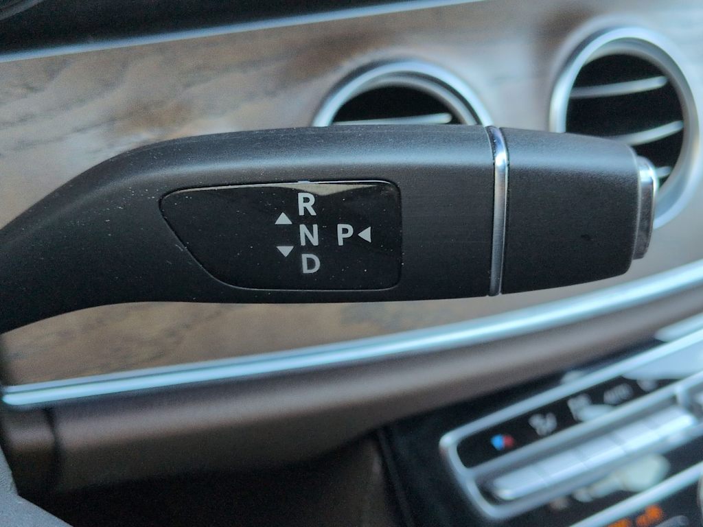 Thumbnail: 2017 Mercedes-Benz E-Class - 38