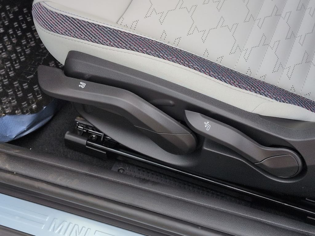 Thumbnail: 2026 MINI Cooper - 23