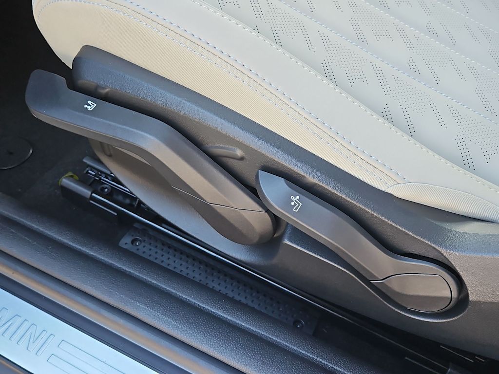 Thumbnail: 2026 MINI Cooper - 22