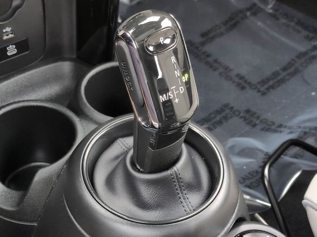 Thumbnail: 2023 MINI Cooper - 17