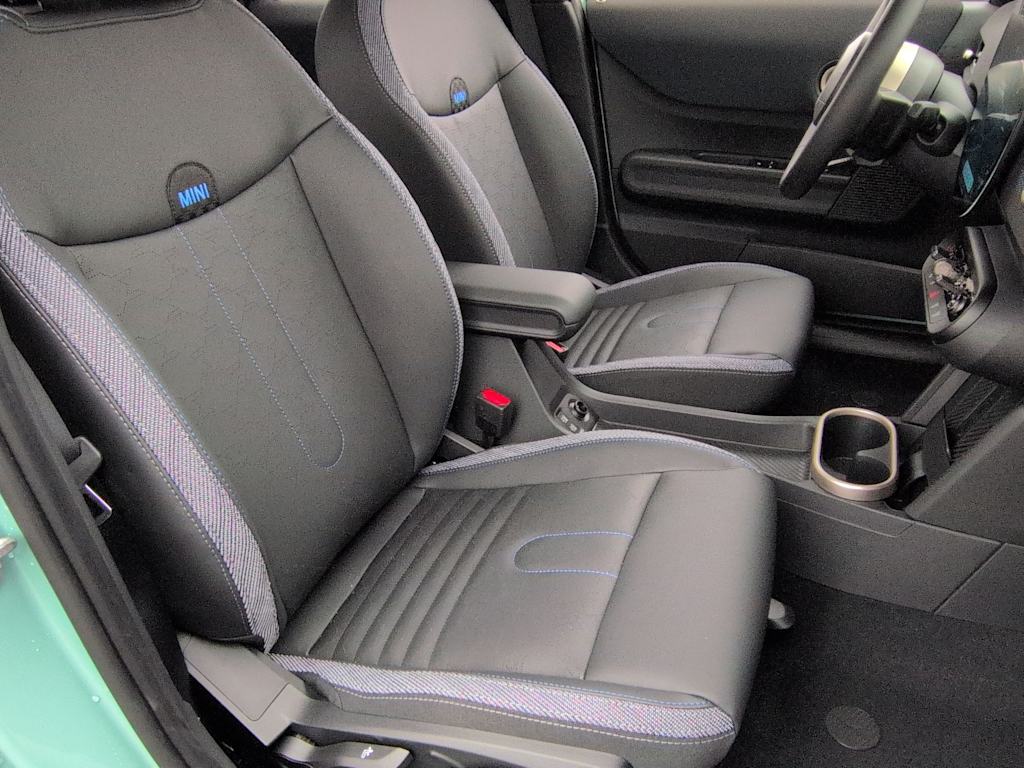 Thumbnail: 2026 MINI Cooper - 25