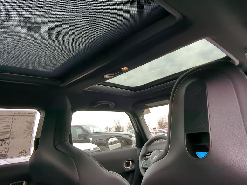 Thumbnail: 2026 MINI Cooper - 29