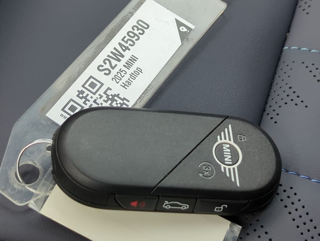 Thumbnail: 2025 MINI Cooper - 36