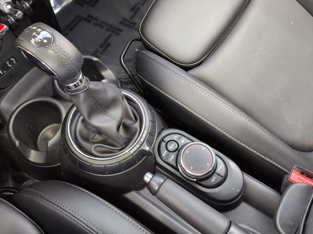 Thumbnail: 2016 MINI Cooper - 16