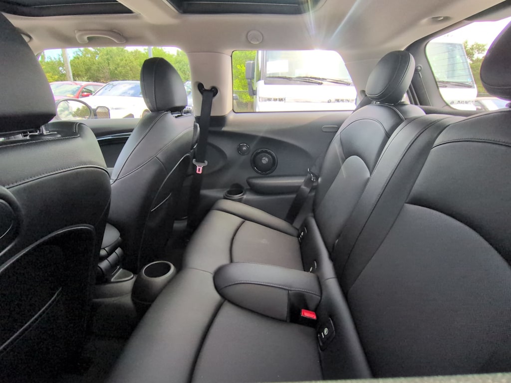Thumbnail: 2016 MINI Cooper - 13
