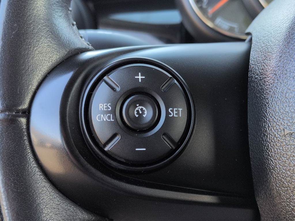 Thumbnail: 2019 MINI Cooper - 32