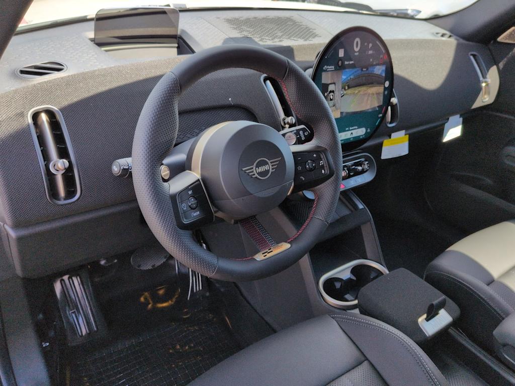 Thumbnail: 2027 MINI Cooper Countryman - 2