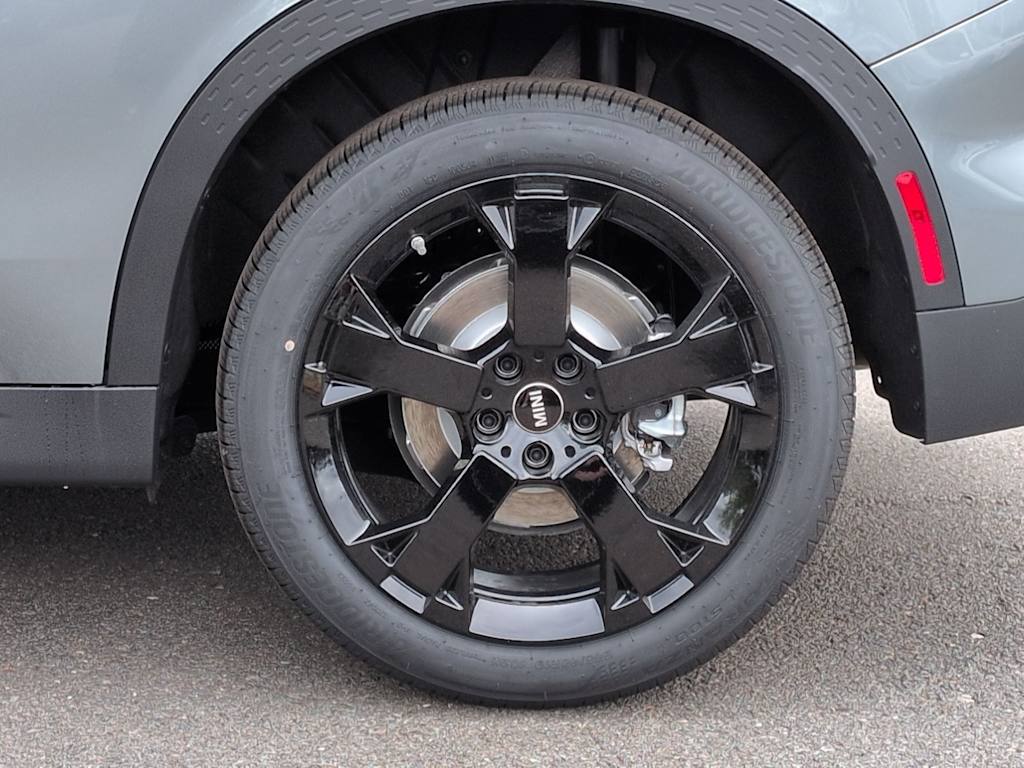 Thumbnail: 2027 MINI Cooper Countryman - 8