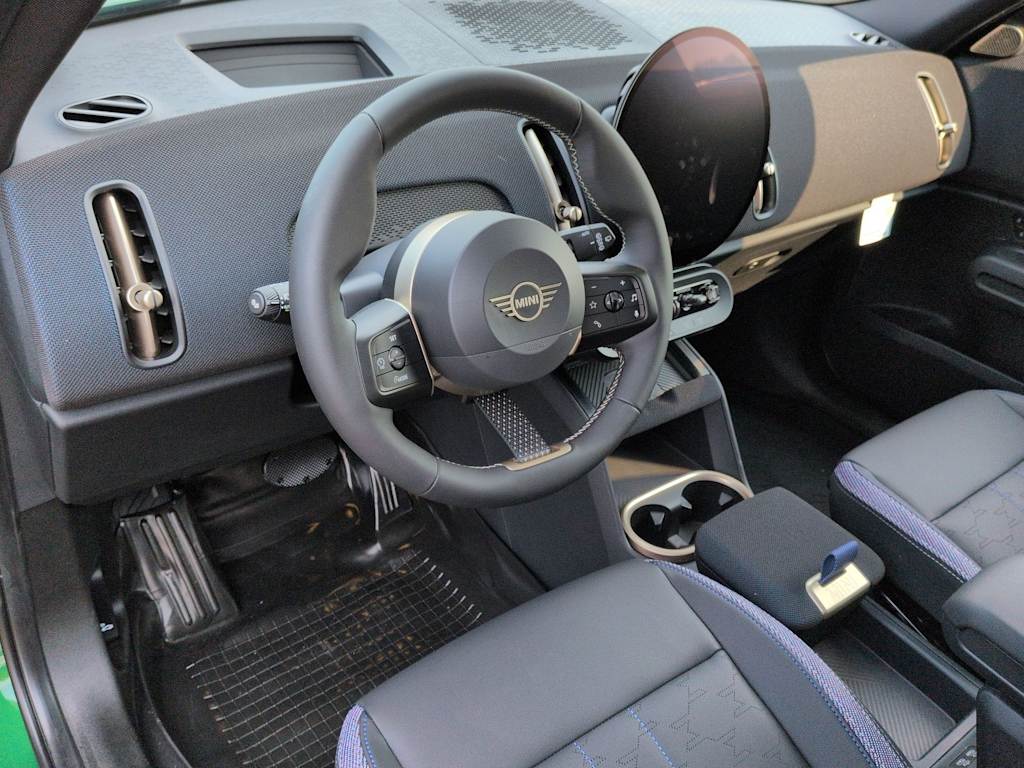 Thumbnail: 2027 MINI Cooper Countryman - 2