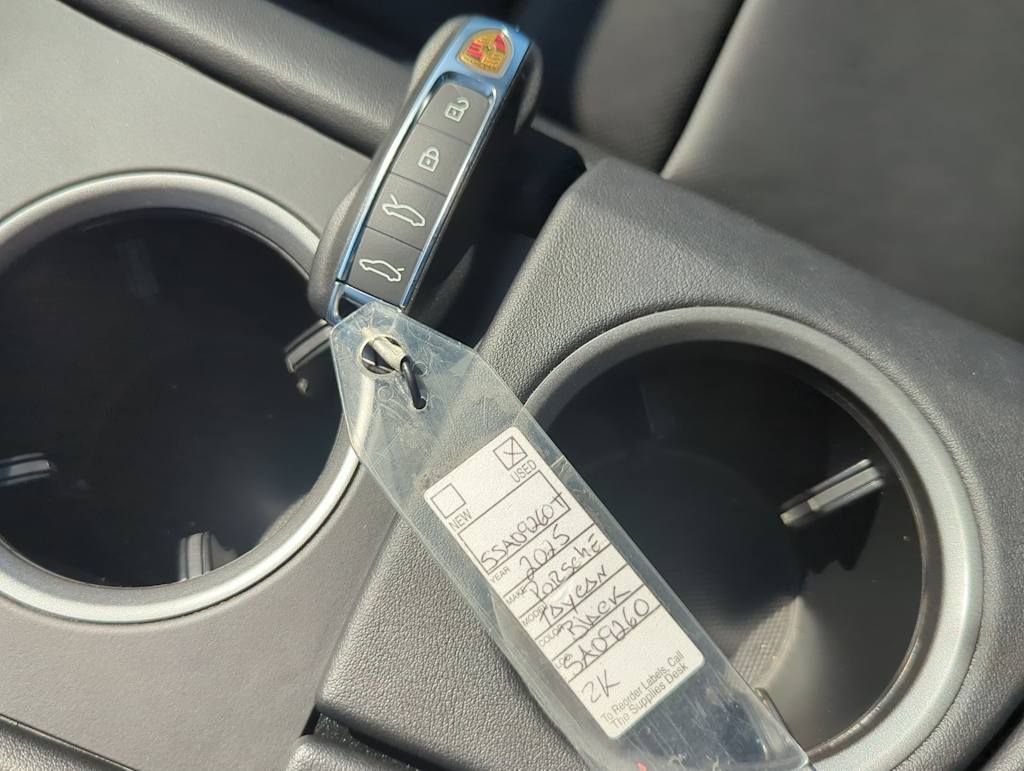 Thumbnail: 2025 Porsche Taycan - 37