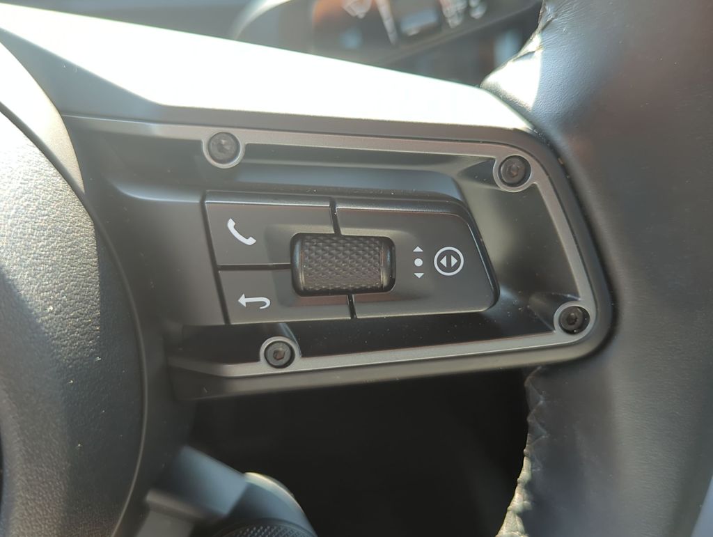 Thumbnail: 2025 Porsche Taycan - 31