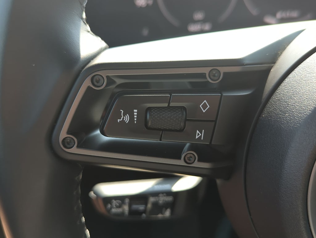 Thumbnail: 2025 Porsche Taycan - 30